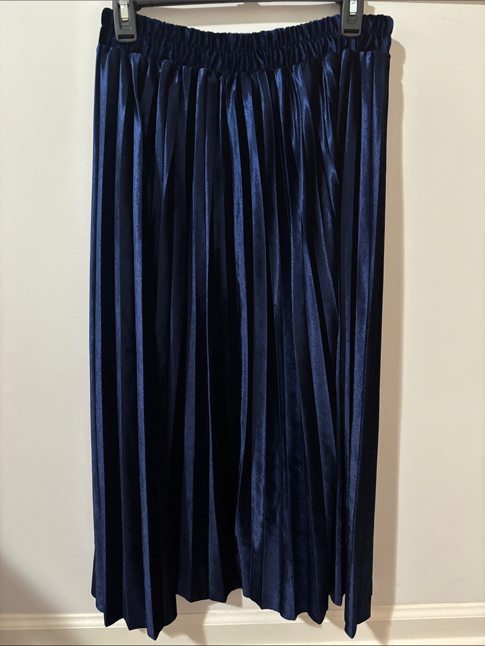 Navy Velvet Pleated Midi Skirt With Elastic Waist